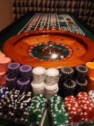 Antarmuka kerabat slot yang menampilkan integrasi sempurna antara meja dealer langsung, slot, dan sportsbook